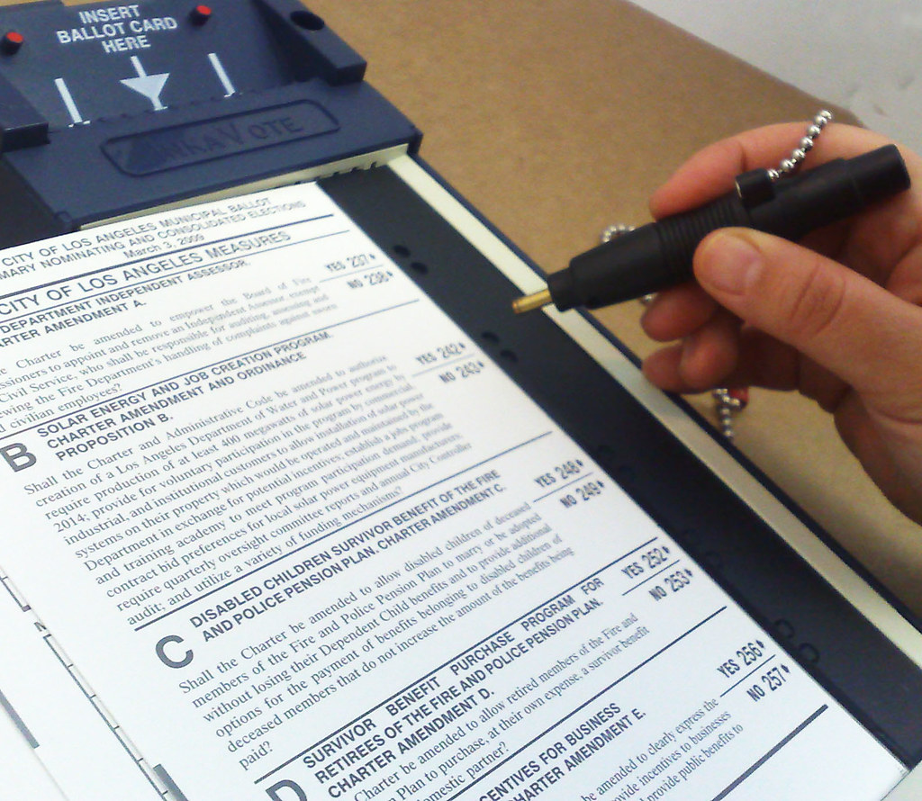 Virginia House Races: Early Voting Trends Signal Potential Democratic Gains